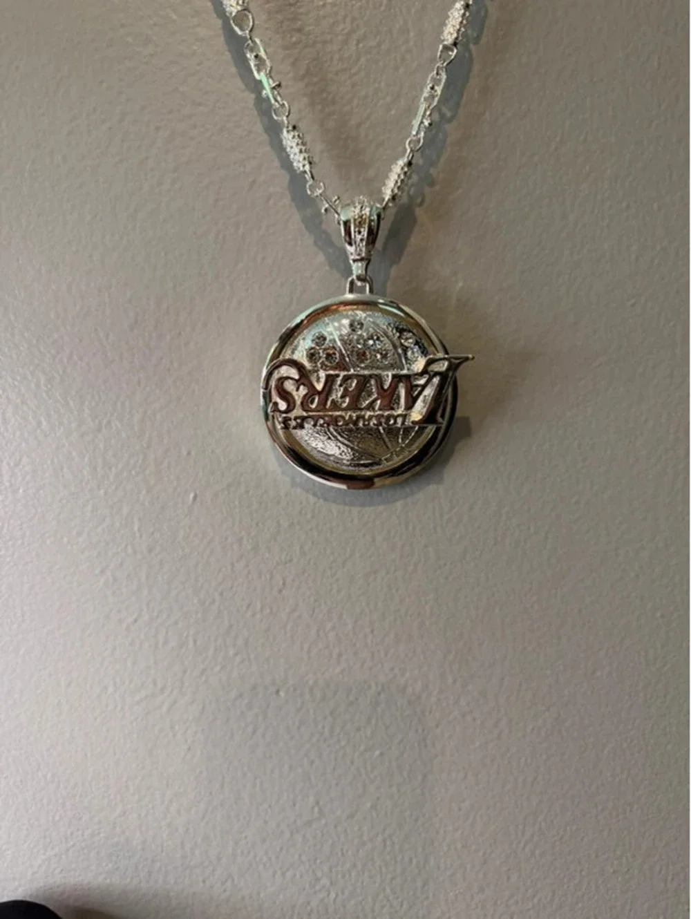 Los Angeles Lakers Spinning Medallion Necklace 28” Silver Tone Rhinestone